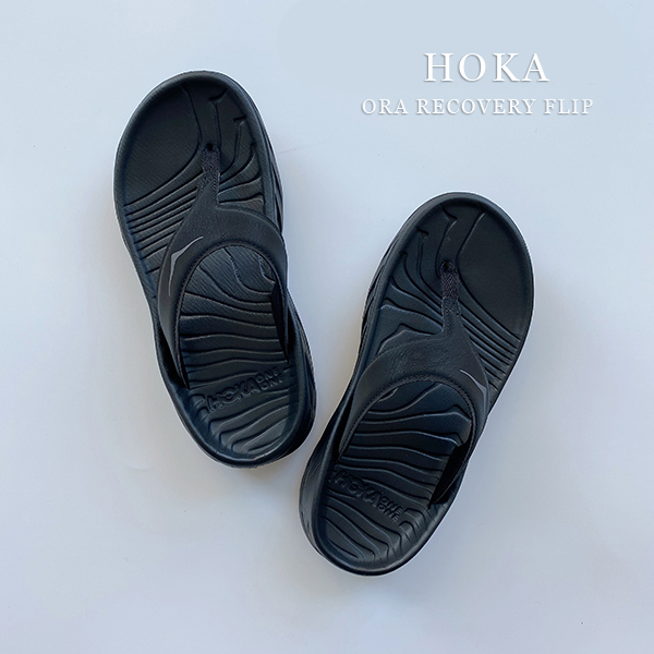 HOKA「ORA RECOVERY FLIP」のブラック / ダークグルグレー
