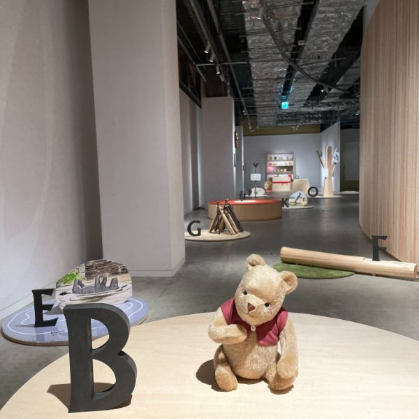 東京・立川のPLAY!MUSEAUMで開催中の「クマのプーさん」展の展覧会の様子