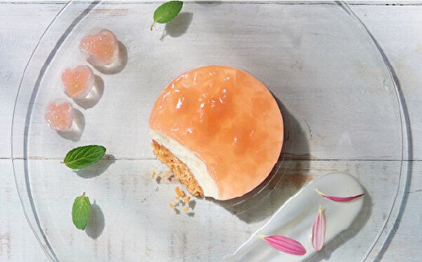 桃のジュレ×チーズケーキは夏のご褒美にぴったり！ルタオの夜限定オンライン企画に新スイーツがお目見え