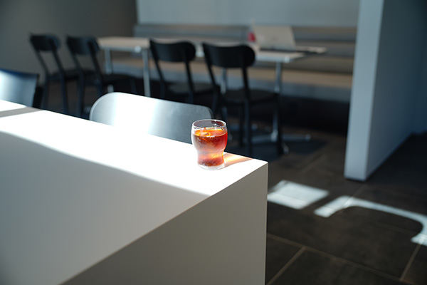 名古屋にオープンするコーヒースタンド「IMOM COFFEE」で自家焙煎されるスペシャルティコーヒー