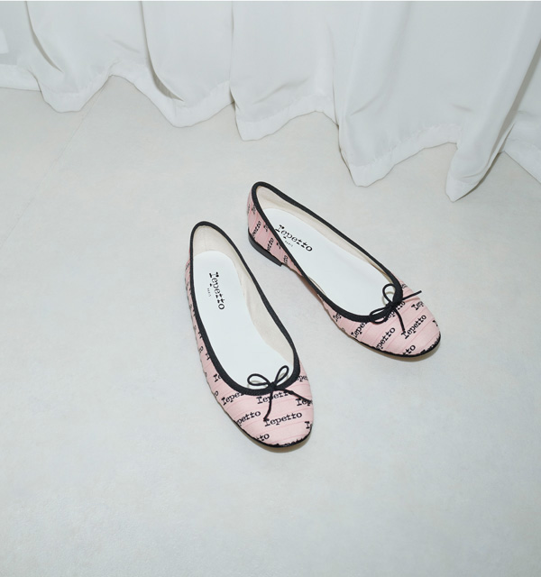 Repettoの「Black and Pink Collection」の「グログランリボン」
