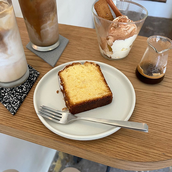 LEPO COFFEE STANDのレモンケーキ