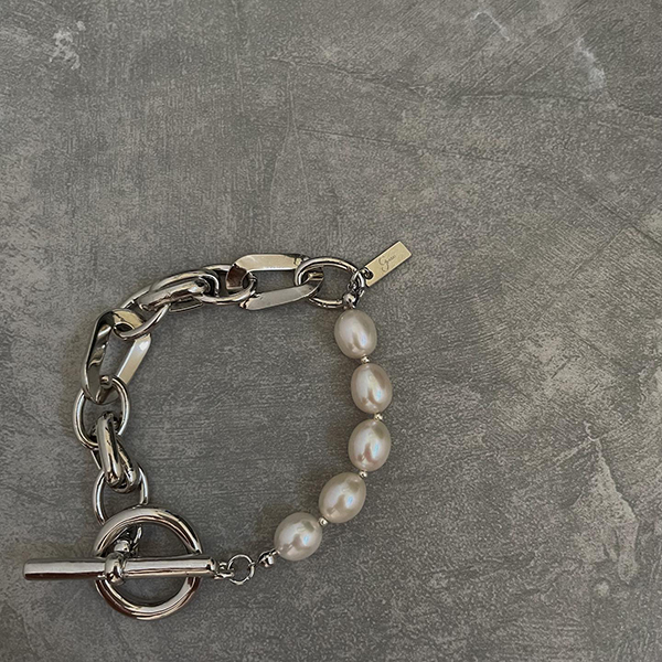アクセサリーブランド「grace」の「pearl twist chain bracelet」