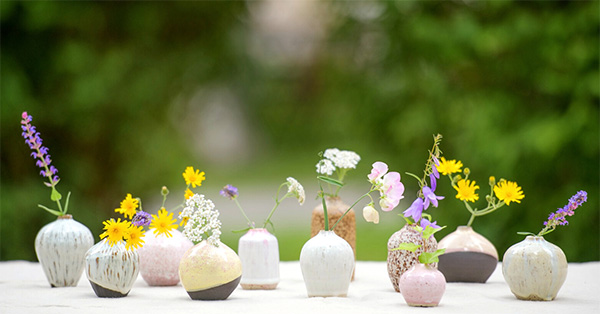 スウェーデンの陶芸家イングリッド・ウンショールドが手がける花器