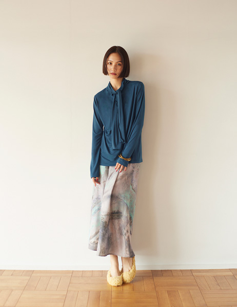 RANDEBOOと竹村良訓さんのコラボアイテム「NERI long skirt」