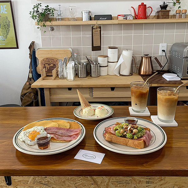 2022年6月に神戸にオープンして以来人気の、ニューヨークスタイルのカフェ「CLASSIC pancake&cafe」