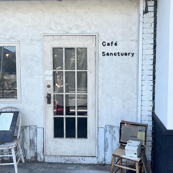 cafe sanctuaryの外観