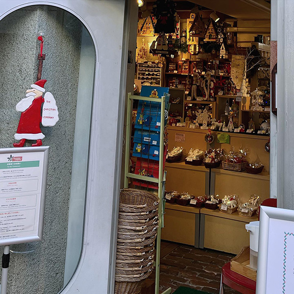 通年ホリデーグッズを販売する、東京・代官山にあるクリスマスショップ「Christmas company」