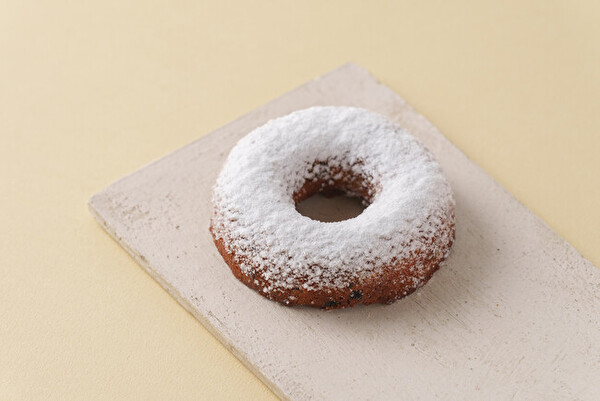 koe donuts kyotoのホリデーシーズン限定「焼きドーナツ シュトレン」