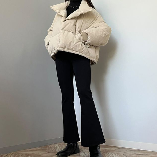 AZUL BY MOUSSYの「ビッグカラーパディッドコート」の着用画像
