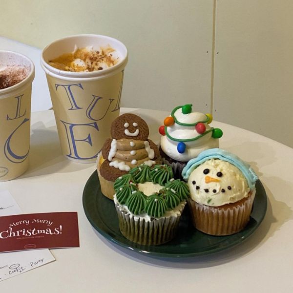 神戸市・BUTTER CUPのクリスマス限定カップケーキ