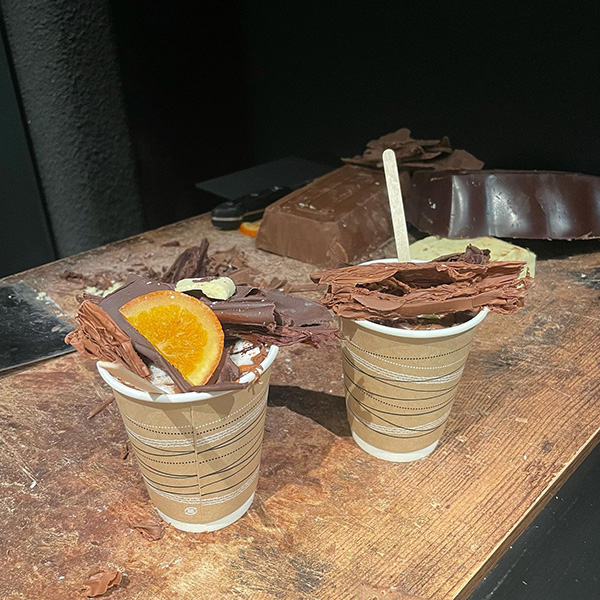 大阪・南船場にあるチョコレート専門店「Melt」の「Hot chocolate」と冬限定「Hot Chocolate Orange」