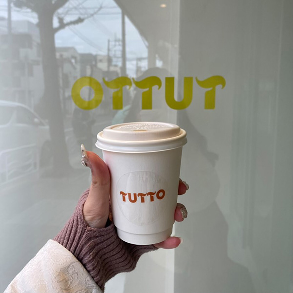 「TUTTO」のカフェラテ