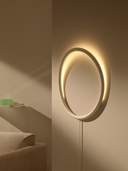 「IKEA」から展開される、限定コレクションの「LEDウォールランプ」