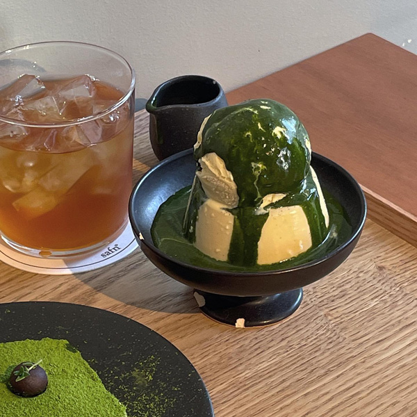 KAIKAのプリンアフォガード抹茶ソース