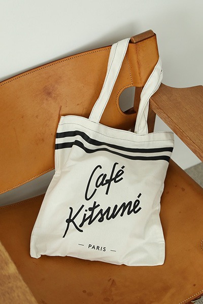Café Kitsuné × Tabioのコラボトートバッグ「Café Kitsunéトートバック」