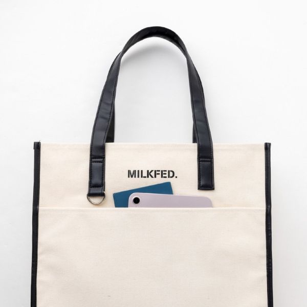 『MILKFED. TOTE BAG & LOGO STRAP BOOK special package ver.』のトートバッグ