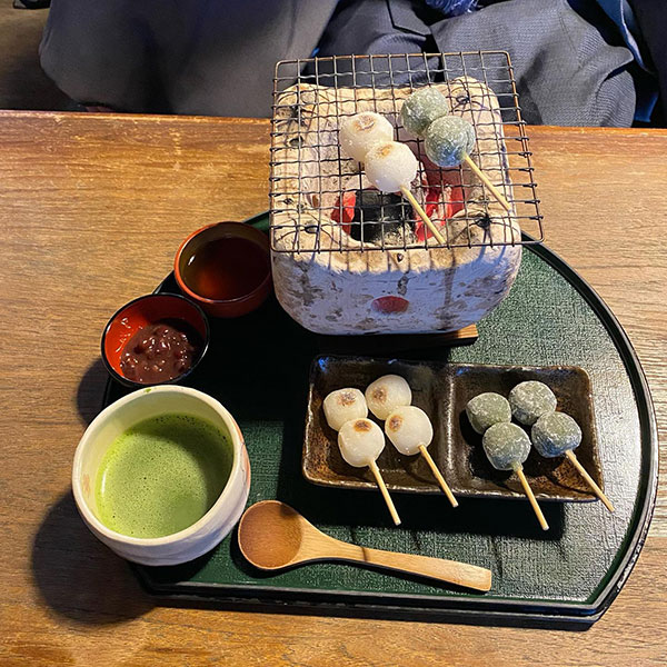 京都・嵐山にある古民家カフェ「eXcafe」の看板メニュー『ほくほく、お団子セット』