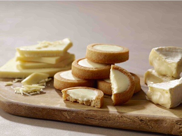 チーズスイーツ専門店「Now on Cheese♪」の一番人気「フォンダンタルトケーキ・カマンベールチーズ」