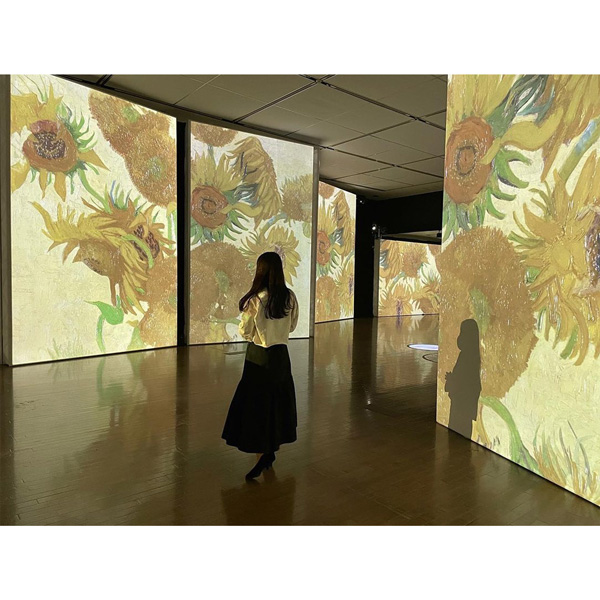 幻想的な世界観を体験できる展覧会が名古屋・神戸で開催。ゴッホの有名な作品を全身で楽しめちゃうよ