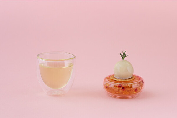 京都「茶寮FUKUCHA」の春限定「ハーブティーと苺のペアリングセット」ジンジャーブレンド玄米茶×しろたま