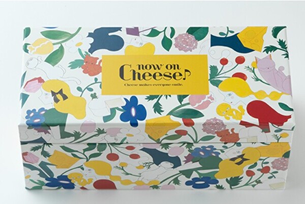 チーズスイーツ専門店「Now on Cheese♪」の新作「ナウオンチーズBOX」のパッケージ