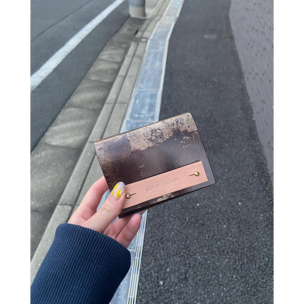 メイドインジャパンのレザーブランド、cian en paclam（シアン エン パクラム）の人気商品である「mini wallet」