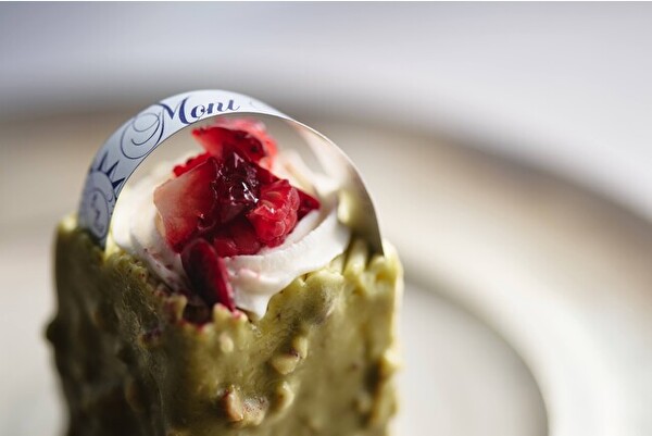 東京・自由が丘のパティスリー「モンサンクレール」の春の新作ケーキ「メルシー」