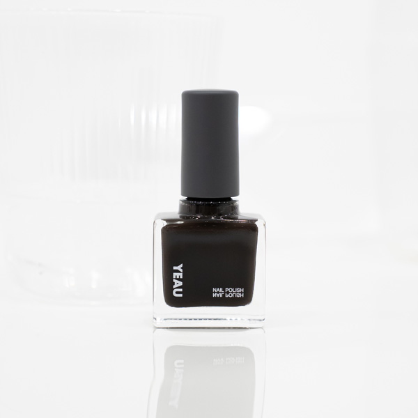 YEAUの「YEAU nail polish」の『03 sheer black』