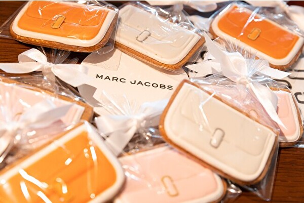 MARC JACOBSの「J マーク ショルダー バッグ」デザインのオリジナルクッキー