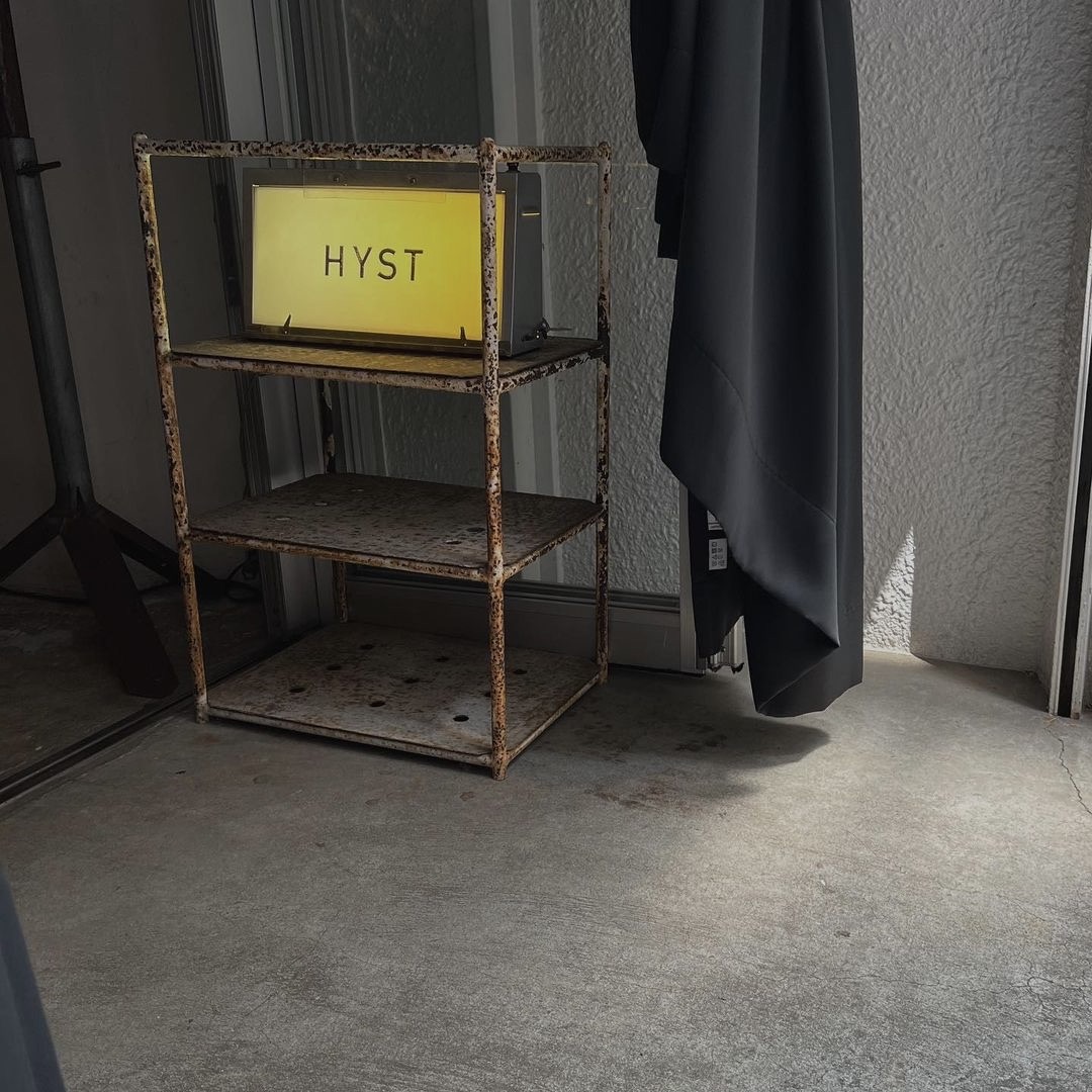週1回、土曜日だけ開く古物店「HYST」。ヴィンテージ家具が驚きの良心価格で手に入るから止められない…