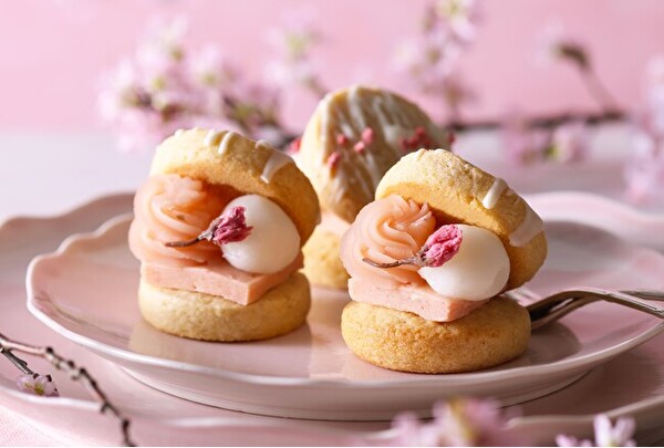 「BAKERS gonna BAKE」の「お花見あんバタースコーンサンド　桜あんアンドいちごバター」