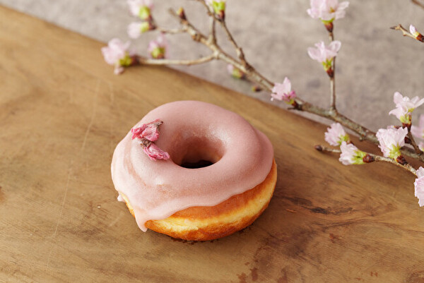 ドーナツファクトリー「koe donuts kyoto」の春限定メニュー「ふわふわ さくらヨーグルト」