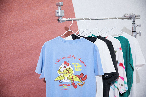 「ROSE BUD」にて販売されるTシャツ