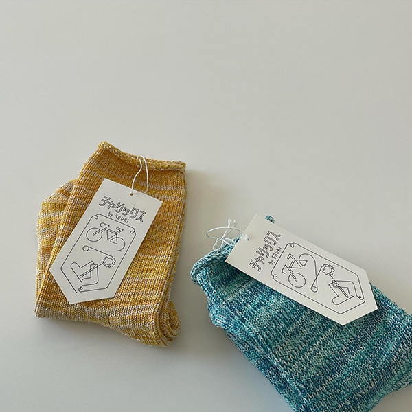 奈良「S.Labo」でチャリックスを使って作った黄色とブルーのローゲージ靴下