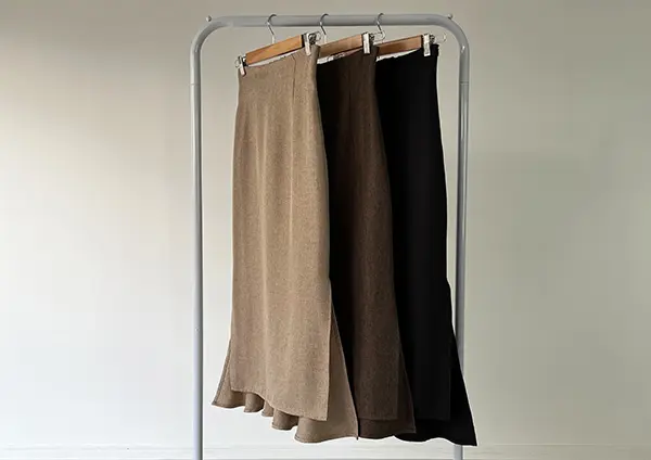 ファッションブランド「Louere」のハイウエストヘリンボーンスリットマーメイドスカート