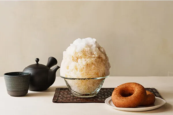 ドーナツファクトリー「koe donuts kyoto」で楽しめる夏限定の京かき氷「京番茶とコーヒー餡」