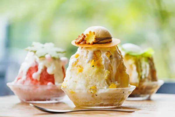 東京・北の丸公園「CAFÉ 33」に初登場したかき氷「麦わら帽子×パイナップル」