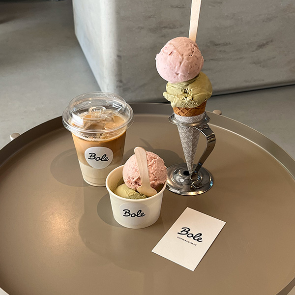 新代田の「Bole COFFEE&ICE CREAM」のアイスクリーム／ダブル