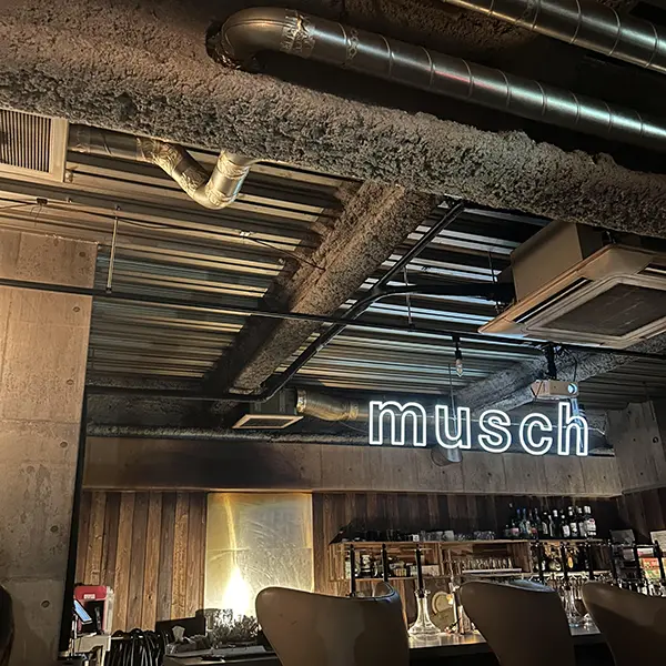 東京・渋谷にあるカフェ「musch（ムッシュ）」の店内