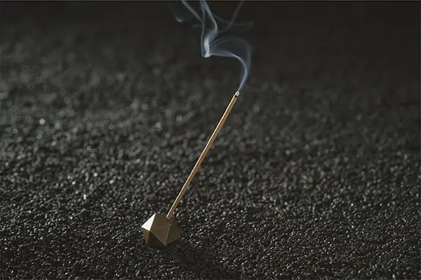 ライフスタイルブランド「NAGAE＋」の「poly incense holder」