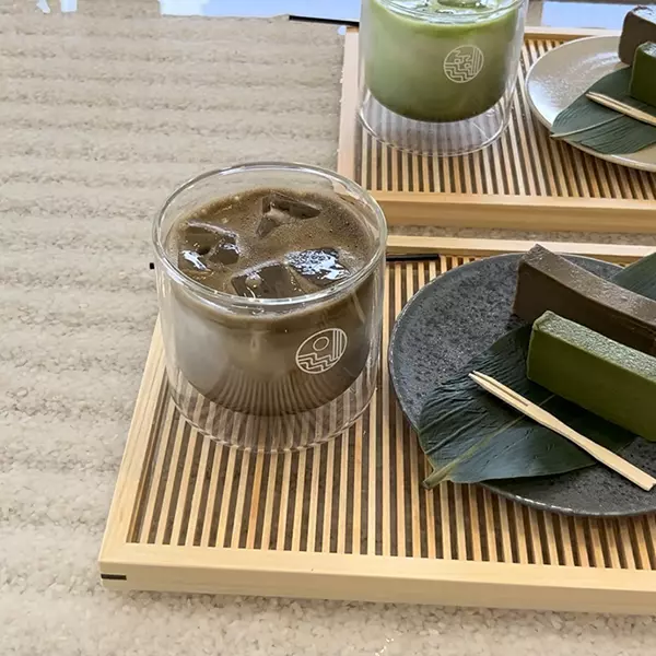 鎌倉の「RURU KAMAKURA」のほうじ茶ラテ