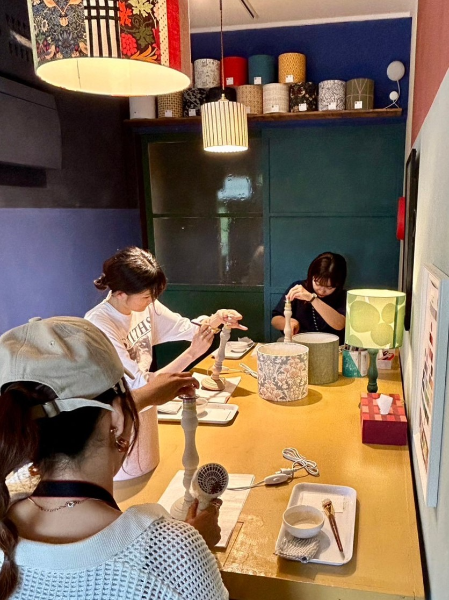 栃木・那須の自然塗料専門店「HAPPY HOME」で行われている「オリジナルテーブルランプ作り」