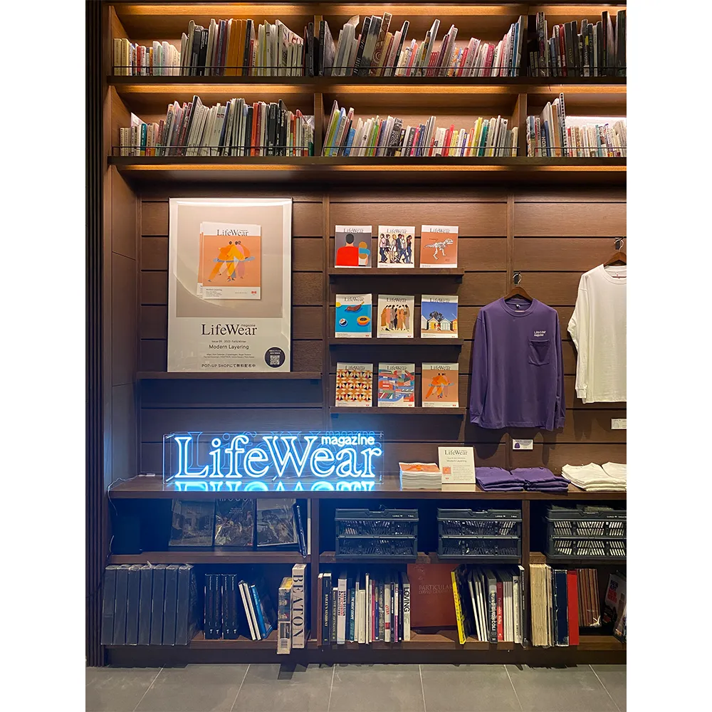 ユニクロ『LifeWear magazine』のロゴグッズがかわいい〜！東京&広島の蔦屋書店でPOP-UPが開催中だよ