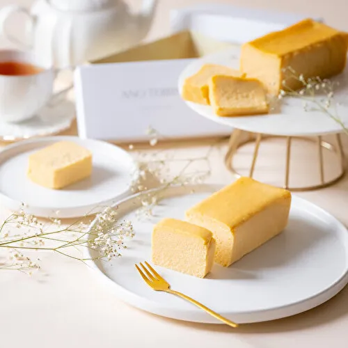 チーズテリーヌ専門店「ANO TERRINE」の人気アイテム「とろける『生』バスクチーズテリーヌ」