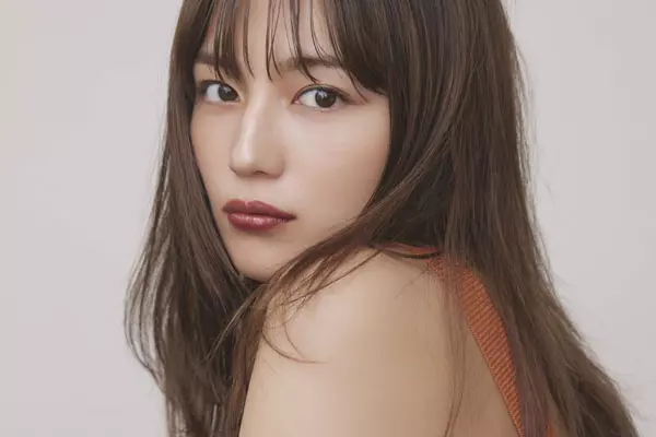 「＆be（アンドビー）」のイメージモデルを務める、女優の川口春奈さん