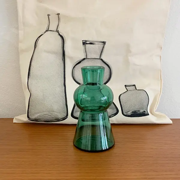 ガラスウェアブランド「TOUMEI」の「Tote bag」と「Kofun」