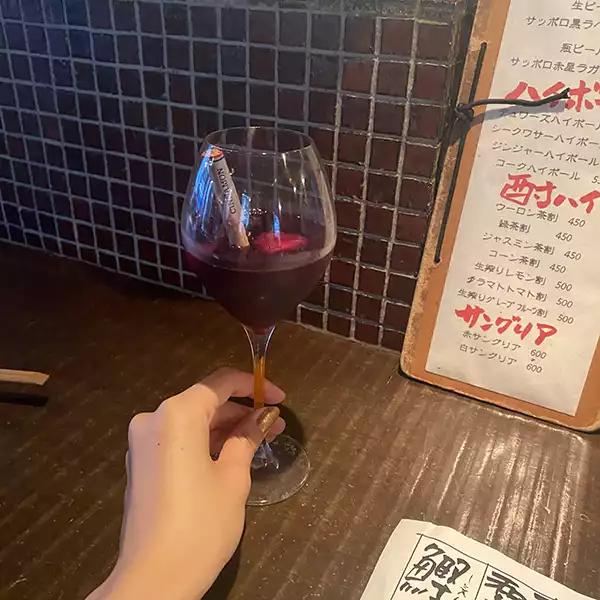 渋谷にある居酒屋さん「ウタガワ成る」のサングリア