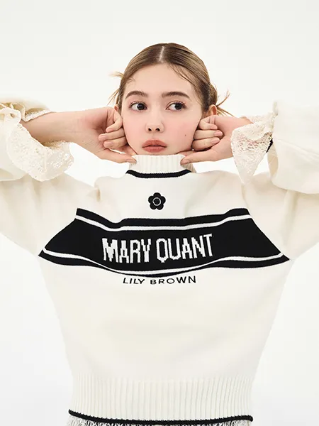 LILY BROWNとMARY QUANTのコラボコレクションの「『LILY BROWN×MARY QUANT』MARY QUANT ジャガードニット」着用画像