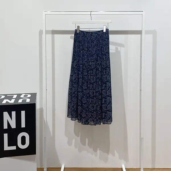 UNIQLO：Cの「シフォンプリーツスカート」